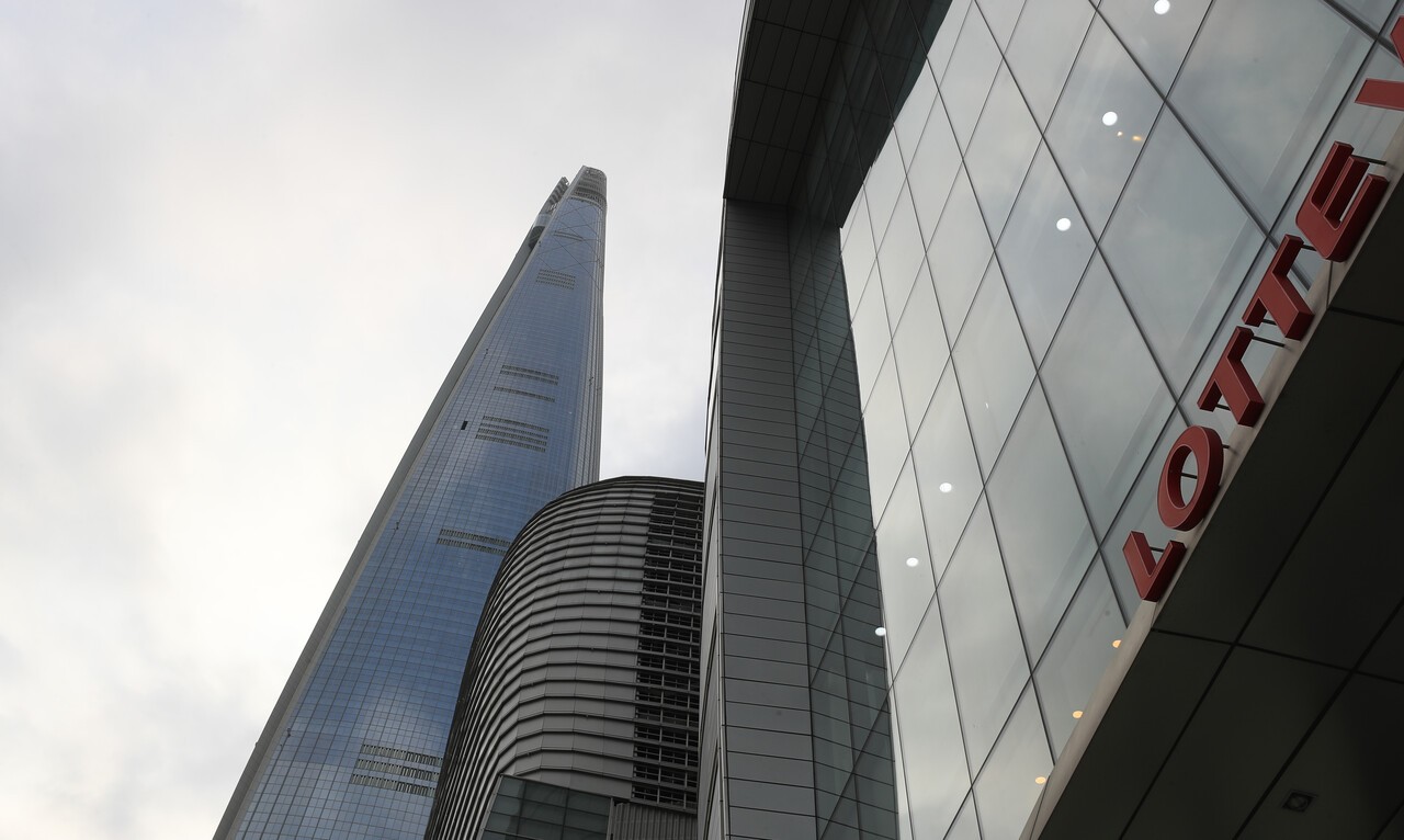 롯데 시총 늘었지만…쇼핑·지주 쏠림, 화학·소비재 회복 더뎌 < 데이터분석 < Business < 기사본문 - 리더스팩트(leaders  fact)